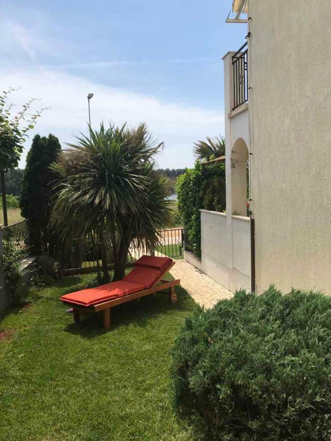 Sunset Apartment With A Private Yard At Medulin Riviera Exterior foto